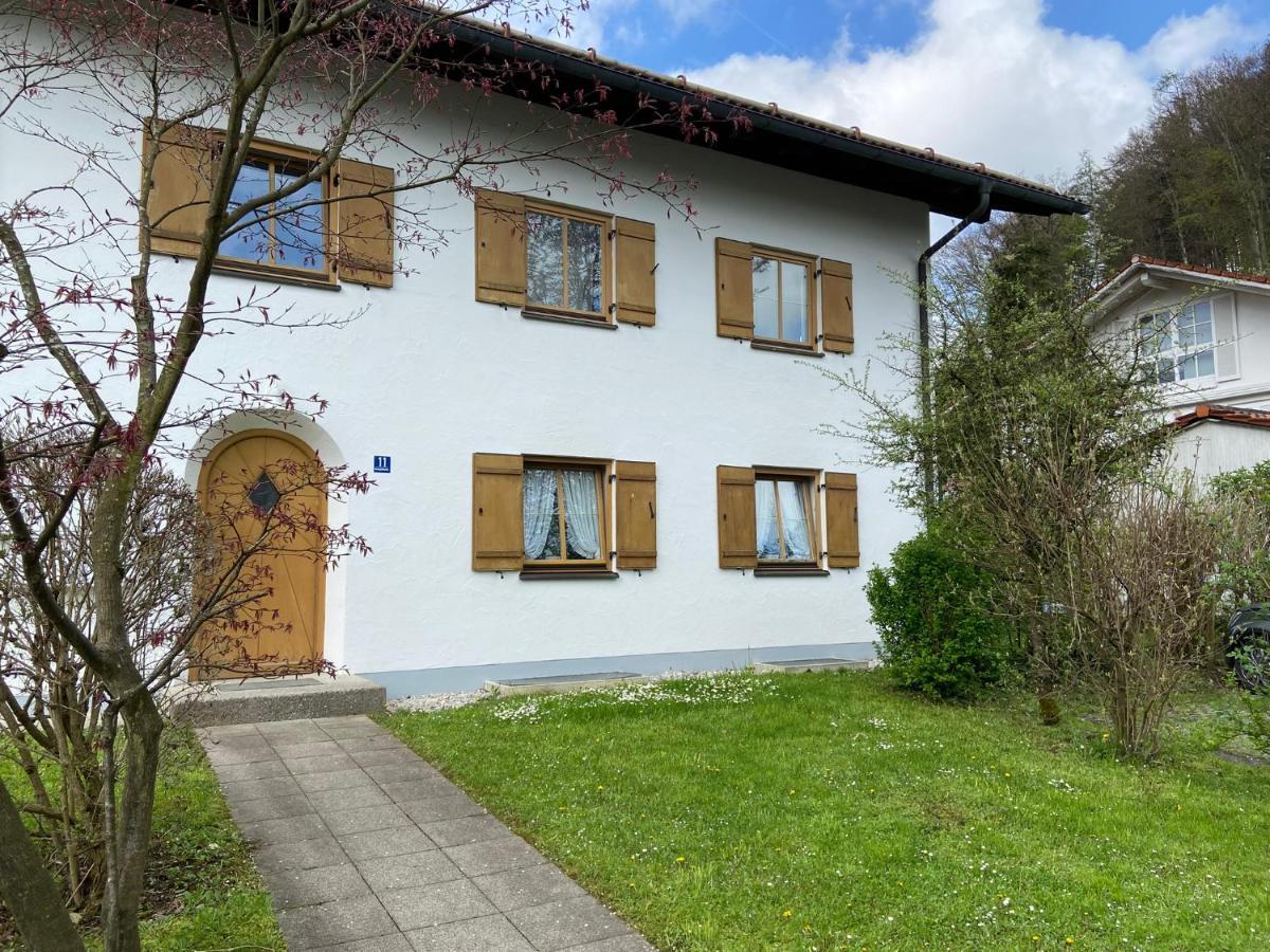 Modern Eingerichtete Wohnung Mit 2 Schlafzimmern Bergen  Exteriör bild