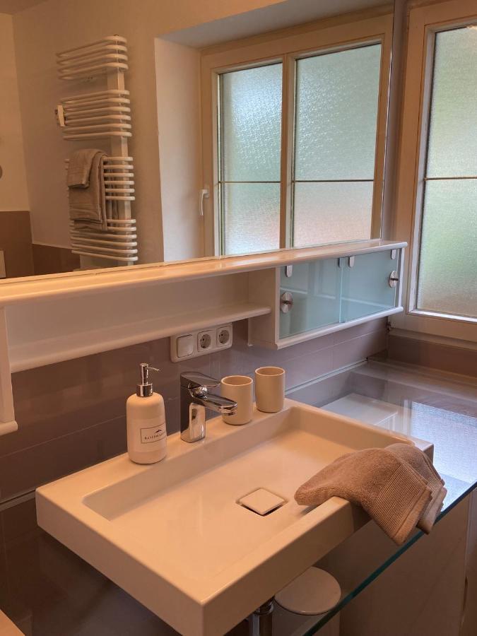Modern Eingerichtete Wohnung Mit 2 Schlafzimmern Bergen  Exteriör bild