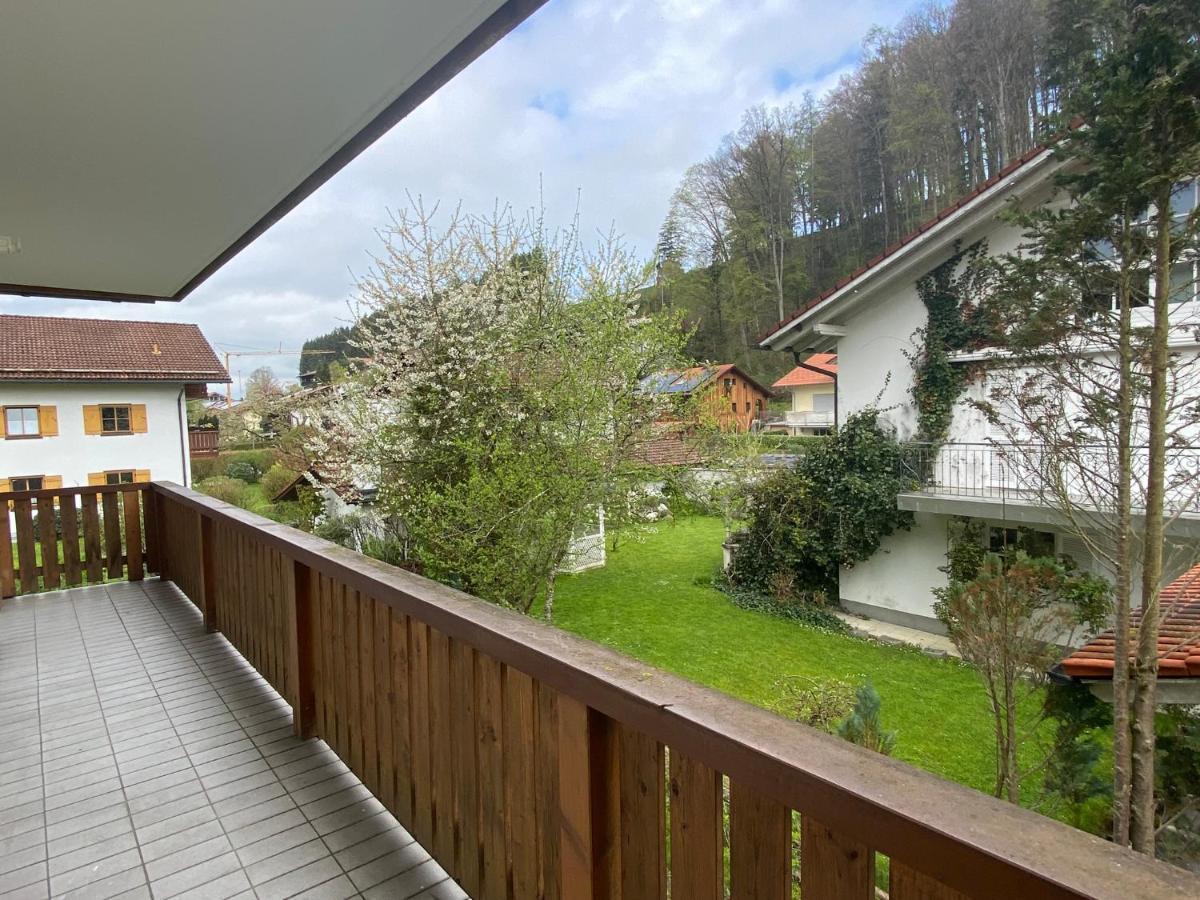 Modern Eingerichtete Wohnung Mit 2 Schlafzimmern Bergen  Exteriör bild