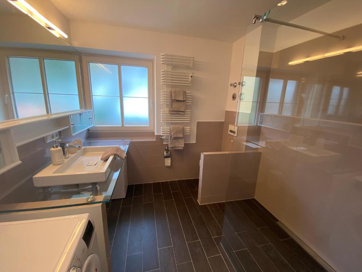Modern Eingerichtete Wohnung Mit 2 Schlafzimmern Bergen  Exteriör bild