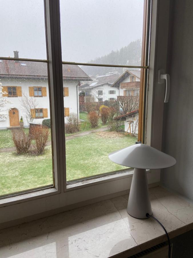 Modern Eingerichtete Wohnung Mit 2 Schlafzimmern Bergen  Exteriör bild
