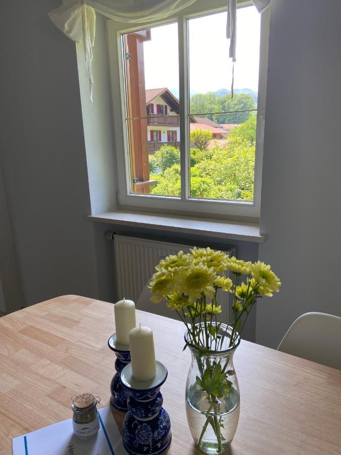 Modern Eingerichtete Wohnung Mit 2 Schlafzimmern Bergen  Exteriör bild