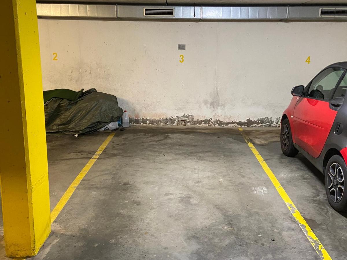 Modern Eingerichtete Wohnung Mit 2 Schlafzimmern Bergen  Exteriör bild